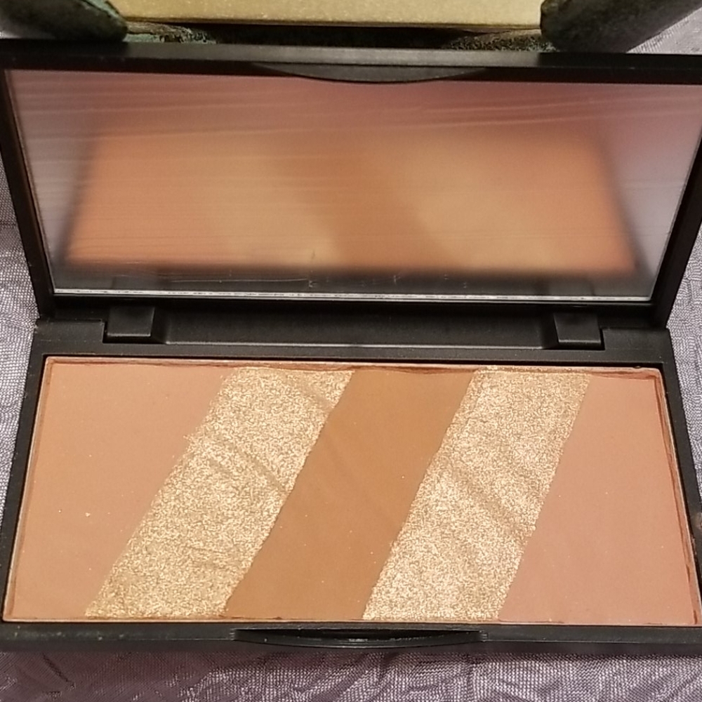 Beaute Basics Bronzer - Picture 2 of 3